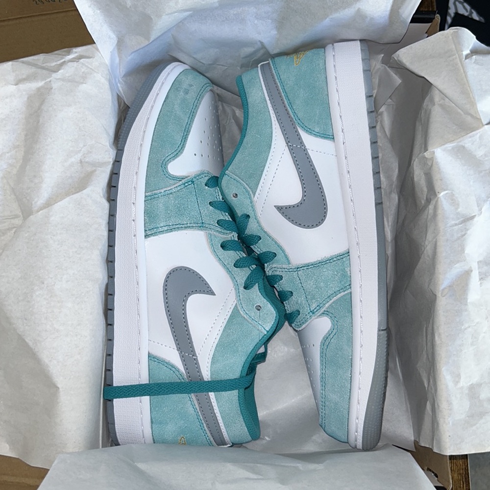 Jordan 1 Low SE - New Emerald. Sz. 9.
